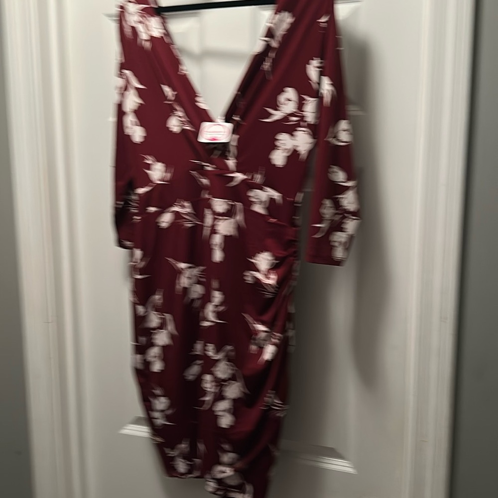 ladies nwt 1X NadineWest above the knee dress low vneck front  stretch fabric